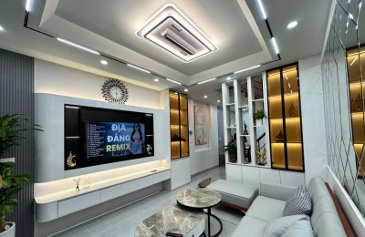 Cần bán nhà lô góc 2 mt tại ngay hồ Văn Chương, Khâm Thiên, Đống Đa. DT 65m2 x MT 5.5m x 7 tầng thang máy, ngõ oto tránh. Nhỉnh 11 tỷ TL