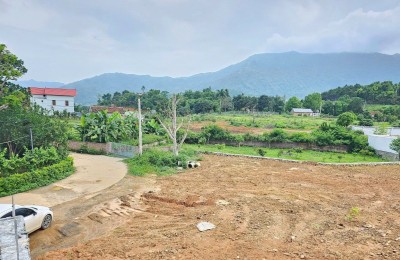 Bán 1813m2 tại Tiến Xuân thế đất cao view thoáng quần thể nghỉ dưỡng giá 9,5tr/1m2