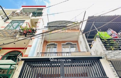 Phú Nhuận, sát mặt tiền - 40m2 - 6,45Tỷ TL