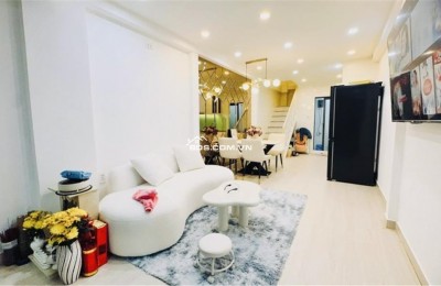 NHÀ MỚI XÂY ĐẸP NGUYỄN TRI PHƯƠNG, Q10 – NỞ HẬU, DT 29M²