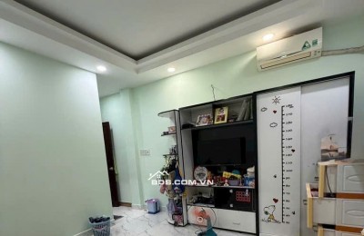 BÌNH TÂN - HXH ĐỔ CỬA  - 36 M2 - NHÀ 5 TẦNGT - SỔ VUÔNG A4 - ÀN CÔNG ĐỦ - 4 TỶ3  130.// Lê Đình Cẩn Tân Tạo Bình Tân  + diện tích : 4x9
