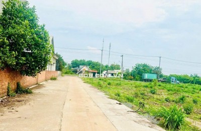 BÁN 2 800M2 GIÁ 180 TRIỆU GỌI O93.888.9O35 MẶT TIỀN CHỢ TIỆN KINH DOANH