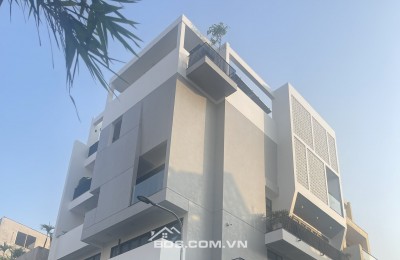 Chỉ 390 tr/m2 mặt tiền Hai Bà Trưng, Quận 1. DT  9 x 21m = 180m2 = 4T. HĐT = 170tr/th