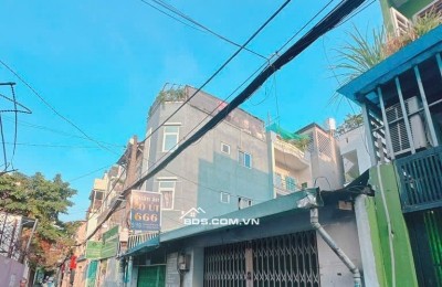 HXH sát Hoàng Hoa Thám, Bình Thạnh. Nhà cũ tiện xây mới.