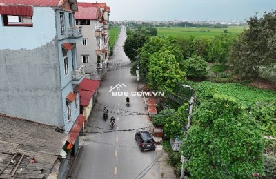 4 Lô full thổ cư diện tích từ 66 - 76m2 oto vào tận đất, Cách trục chính 15m