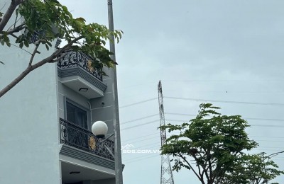 Chính chủ cần bán nhà vị trí cực đẹp khu trong khu dân cư giá 2ti 5