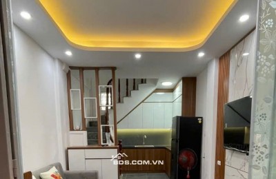 cần bán nhà đường lĩnh nam 5 tầng