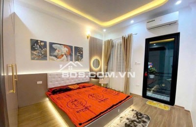 Phương Canh - Lô góc cực đẹp, ngõ trước nhà rộng thoáng - cách ô tô vài bước chân - đi bộ ra mặt phố chưa đầy 3 phút.