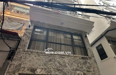 **Bán nhà lô góc Cầu Giấy – 71 m² – Giá 15.6 tỷ – Ô tô đỗ cửa,