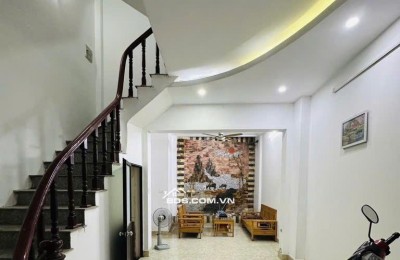 CƠ HỘI VÀNG! NHÀ TÂY HỒ - NGÕ 603 LẠC LONG QUÂN - 43M2 5 TẦNG - GIÁ CHỈ 8.4 TỶ