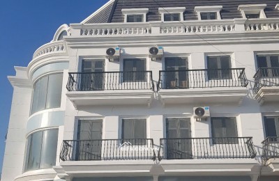 CHO THUÊ NHÀ NGUYÊN CĂN – NHÀ MỚI ĐẸP, VỊ TRÍ ĐẸP KHU TRUNG TÂM TP.CẨM PHẢ. LHCC 0985672139