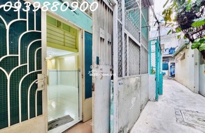 Ngay ngã tư Huỳnh Văn Bánh, nhà 3 tầng - 52m2 - 6,4Tỷ TL.