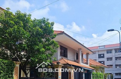 BÁN NHÀ PHỐ HẺM XE HƠI – DIỆN TÍCH LỚN – TRUNG TÂM THẢO ĐIỀN, TP. THỦ ĐỨC
