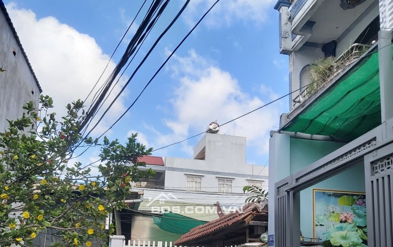 Bán GẤP nhà HXH, hẻm 1246 Tỉnh lộ 10, Bình Tân. 150m2, 2 lầu + ST