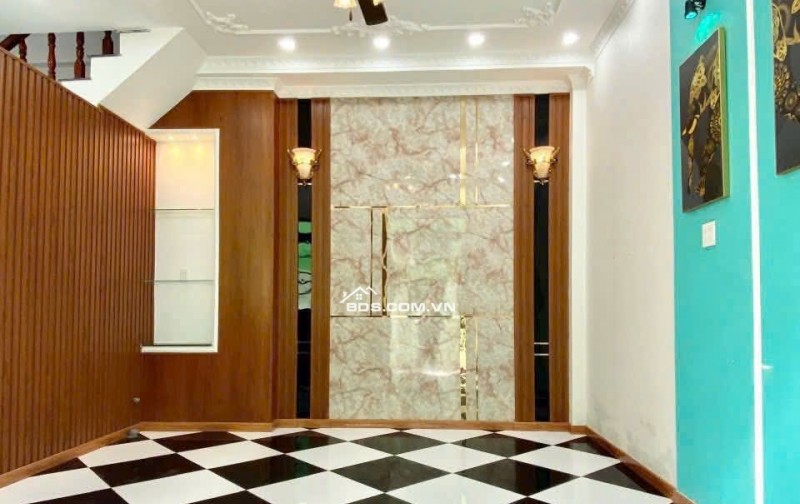 37. Nhà trệt lầu sau lưng Vincom Hùng Vương cách mặt tiền chỉ 1 căn nhà