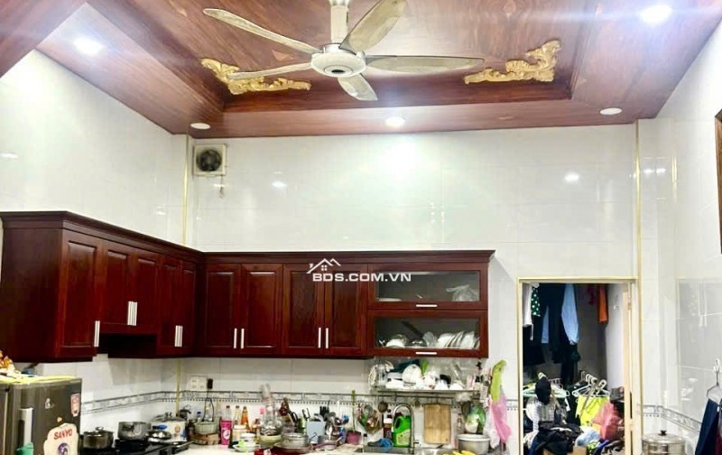 Bán gấp nhà quận Bình Tân, giấy tờ đầy đủ, 4x14m, 3 tỷ900tr thương lượng 0938940chín bảy không