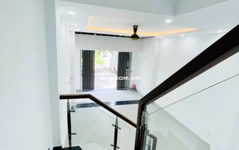 Nhà mới 3 tầng, 4PN, đường 8m, KDC Nam Khang, Long Trường, Q9 - Chỉ 6.15 tỷ TL