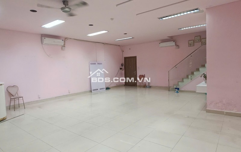 CHO THUÊ NGUYÊN CĂN SHOPHOUSE Q.2 GIÁ CẢ HỢP LÝ (Mời a chị e môi giới cùng hợp tác)