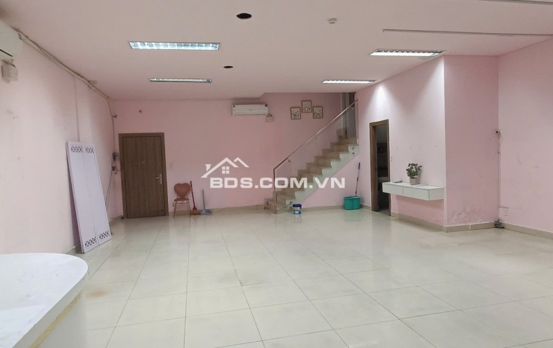 CHO THUÊ NGUYÊN CĂN SHOPHOUSE Q.2 GIÁ CẢ HỢP LÝ (Mời a chị e môi giới cùng hợp tác)