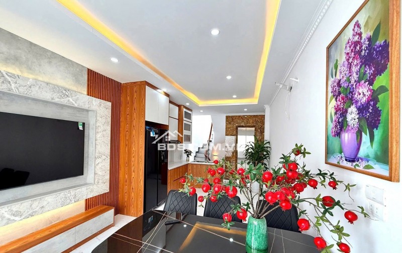 Nhà Đẹp Thang Máy, Gần Đường Ô TÔ Định Công, Hoàng Mai 31m, 6  tầng, mt 3.4m, giá 8.4 tỷ