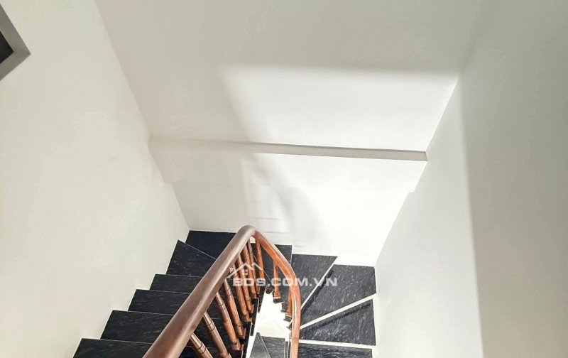 Nhà Đẹp Phố Lương Sử C, Đống Đa 40m, 4 tầng, mt 3.7m, giá 9.65 tỷ