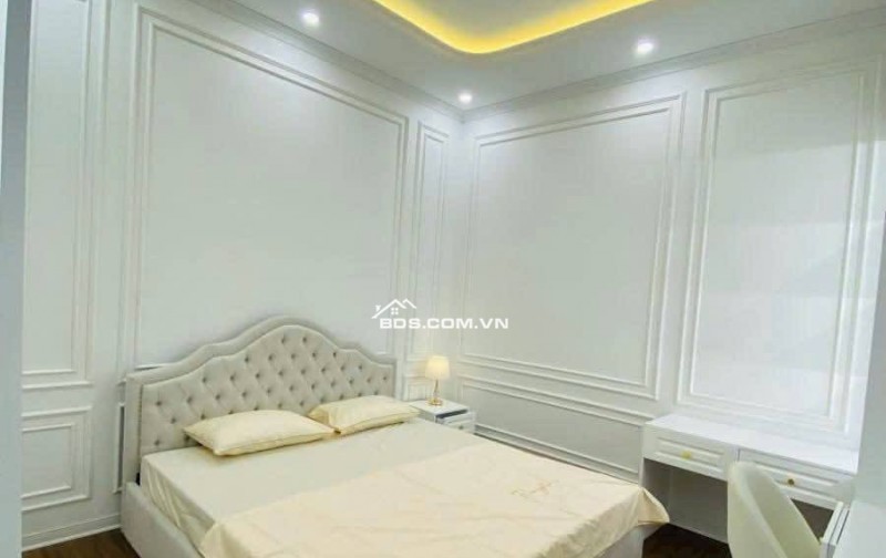 Nhà Đẹp, Gần Đường Ô TÔ, Đường Láng, Đống Đa 53m, 4 tầng, mt 4.1m, giá 13.8 tỷ.