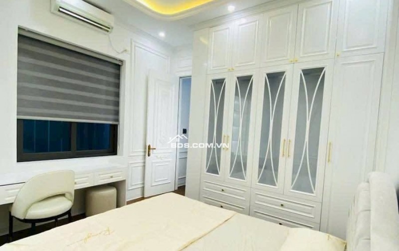Nhà Đẹp, Gần Đường Ô TÔ, Đường Láng, Đống Đa 53m, 4 tầng, mt 4.1m, giá 13.8 tỷ.