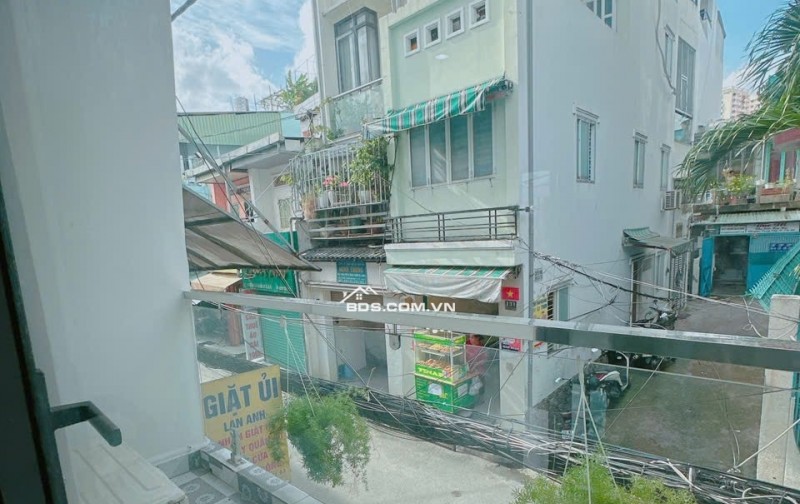 Nhanh mới kịp! Chỉ 3.6 tỉ sở hữu nhà mặt tiền Trần Văn Đang P.11 Q.3 3.3x5 T2L