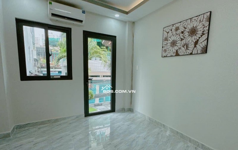Nhanh mới kịp! Chỉ 3.6 tỉ sở hữu nhà mặt tiền Trần Văn Đang P.11 Q.3 3.3x5 T2L
