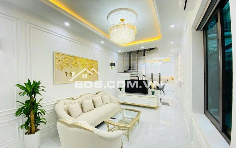 Nhà Đẹp, Gần Đường Ô TÔ, Đường Láng, Đống Đa 53m, 4 tầng, mt 4.1m, giá 13.8 tỷ.