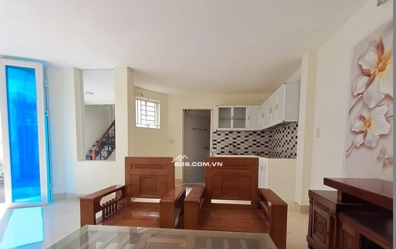 BÁN NHÀ ĐẸP 1.05 TỶ 2 TẦNG 45M2 ( ĐÔNG NAM ) NGÕ GIẢI PHÓNG