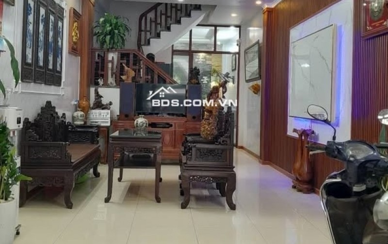 BÁN NHÀ ĐẸP 4.35 TỶ 3 TẦNG 64M2 ( HƯỚNG NAM ) KHU ĐÔ THỊ BÃI VIÊN