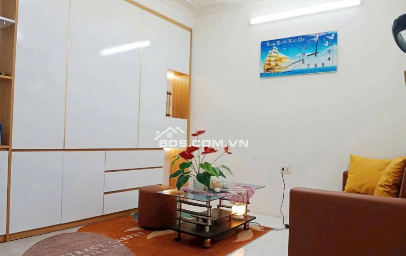 Nhà Đẹp Gần Đường Ô TÔ Tôn Đức Thắng, Đống Đa 40m, mt 4m, giá 3,1 tỷ.