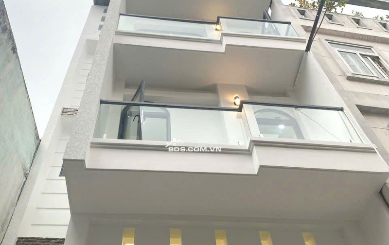 Bán nhà 4 tầng hẻm xe hơi ngay Lê Quang Định DT 42m2 Giá nhỉnh 7 tỷ