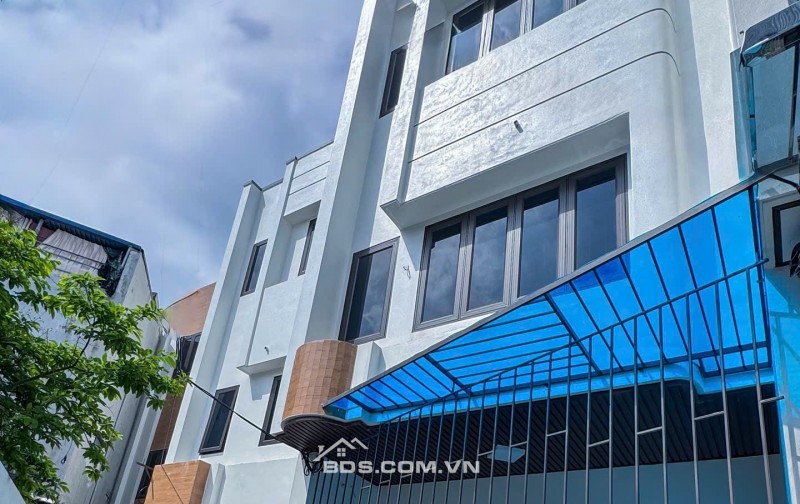 BÁN NHÀ ĐẸP 1.98 TỶ 3 TẦNG 52M2 ( TÂY NAM ) NGÕ KHU ĐÔNG MẠC