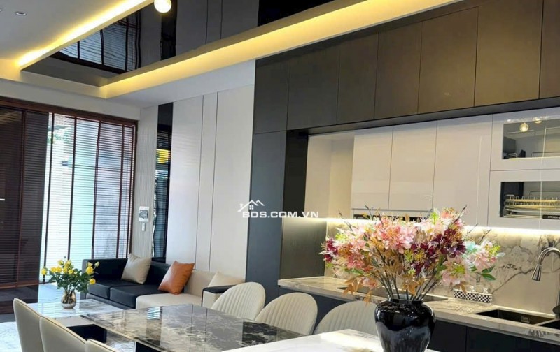 NHÀ ĐẸP 3 TẦNG NGAY TRUNG TÂM HÒA XUÂN, MẶT TIỀN ĐƯỜNG 7,5M
