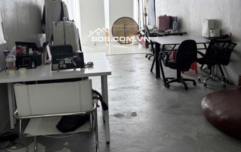 Nhà đẹp cho thuê số 2 Đặng Văn Ngữ, P. 10 Phú Nhuận. Diện tích 4x19 trệt lửng 3 lầu, Giá 43 triệu