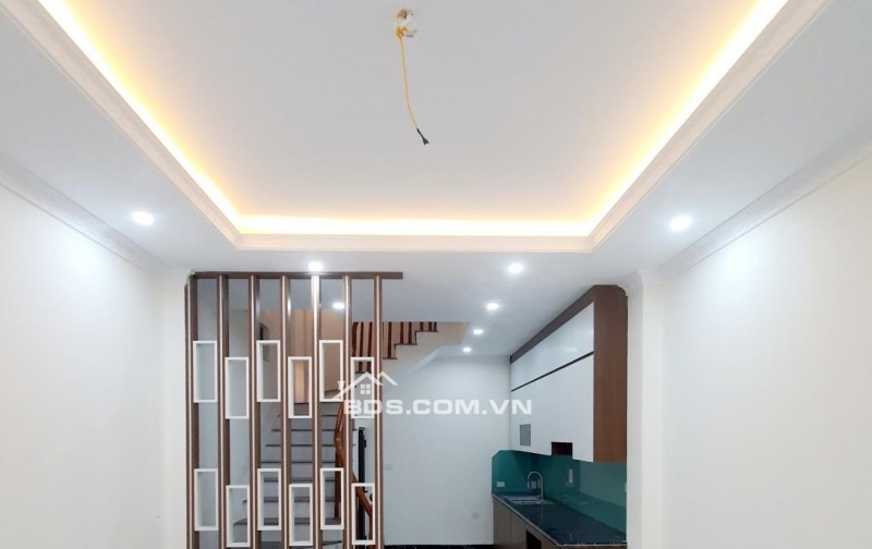 H Đường thông, ô tô qua cửa, ngay trường Hoài Đức A, nhà Kim Chung, 4,5 tầng 36m2 giá 5 tỷ 7