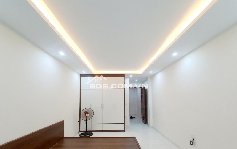 H Đường thông, ô tô qua cửa, ngay trường Hoài Đức A, nhà Kim Chung, 4,5 tầng 36m2 giá 5 tỷ 7