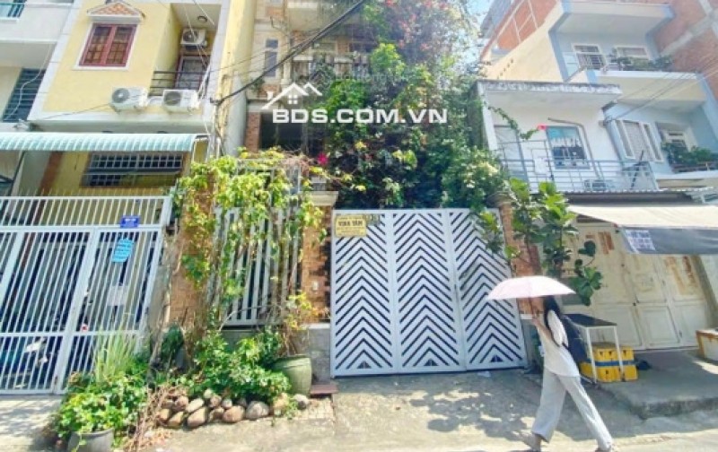 Xuất cảnh CHDV 15 phòng mặt tiền 93 đường số 49 Tân Quy Q7 giá 27.4 tỷ