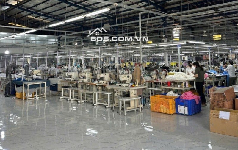 Bán kho, nhà xưởng tại mặt tiền đường Tô Ngọc Vân, 1500m2, Q12, HCM - giá cực chất