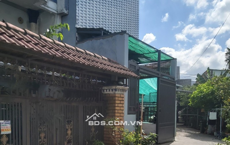 Bán GẤP nhà HXH, hẻm 1246 Tỉnh lộ 10, Bình Tân. 150m2, 2 lầu + ST