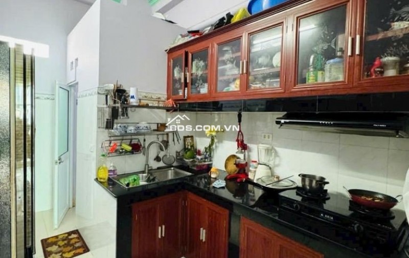  NHÀ 3 TẦNG – CÓ HẦM ĐỂ XE – GẦN CUỐI ĐƯỜNG TÊN LỬA – CHỈ 3.6 TỶ 