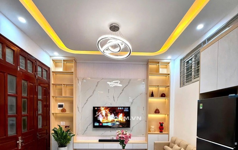 Nhà Đẹp Ở Luôn Thịnh Quang, Đống Đa 31m, 5 tầng, mt 3.5m, giá 7.88 tỷ