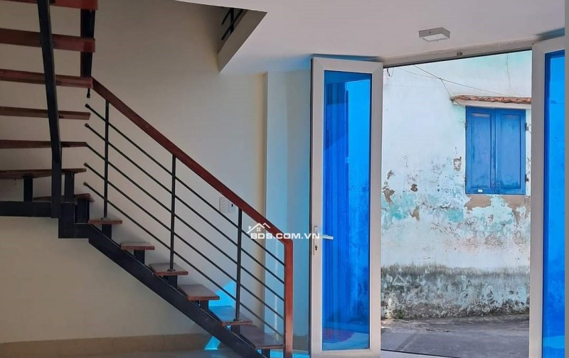 BÁN NHÀ ĐẸP 1.05 TỶ 2 TẦNG 45M2 ( ĐÔNG NAM ) NGÕ GIẢI PHÓNG