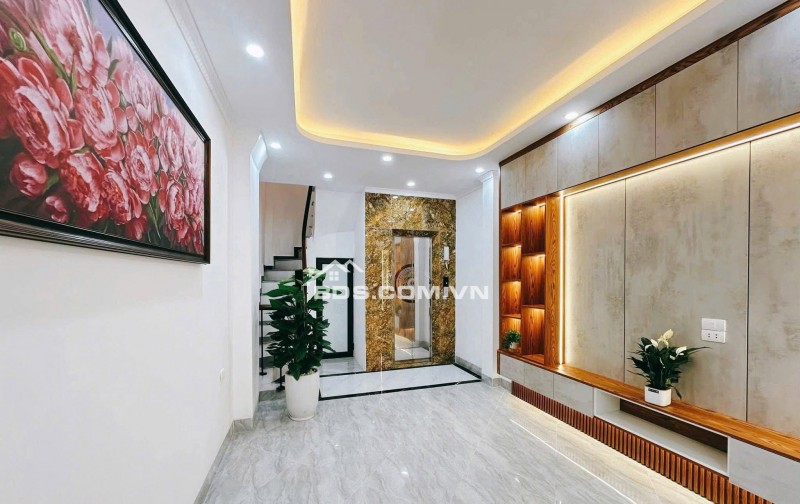 Nhà Đẹp Thang Máy, Gần Đường Ô TÔ Định Công, Hoàng Mai 31m, 6  tầng, mt 3.4m, giá 8.4 tỷ