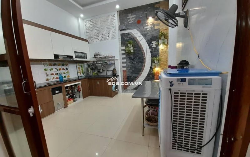BÁN NHÀ ĐẸP 4.35 TỶ 3 TẦNG 64M2 ( HƯỚNG NAM ) KHU ĐÔ THỊ BÃI VIÊN