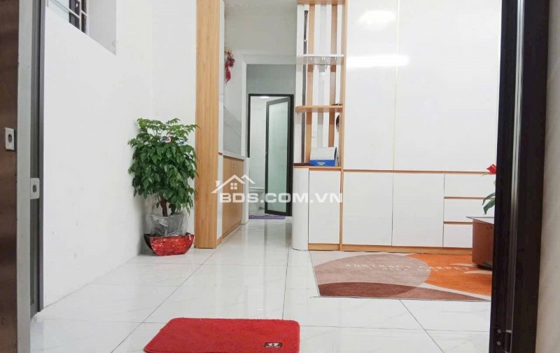 Nhà Đẹp Gần Đường Ô TÔ Tôn Đức Thắng, Đống Đa 40m, mt 4m, giá 3,1 tỷ.