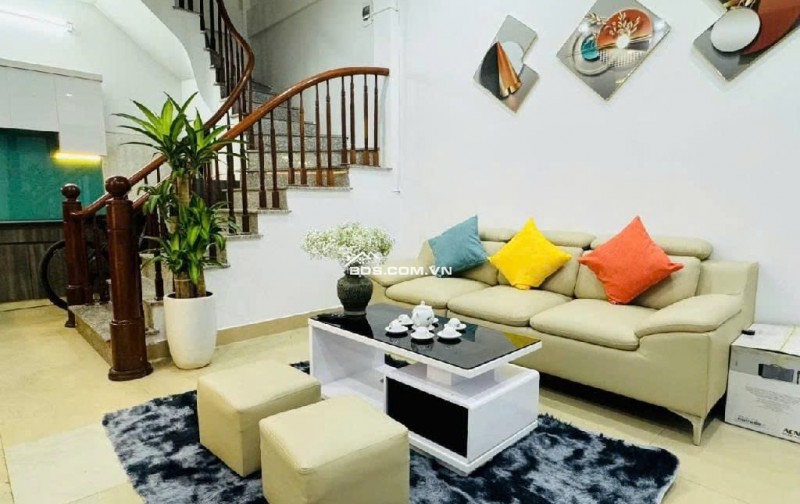 Chỉ 8.2 Tỷ - Gần Phố - Full Nội Thất - 36m, 5 Tầng - Bùi Xương Trạch, Thanh Xuân.