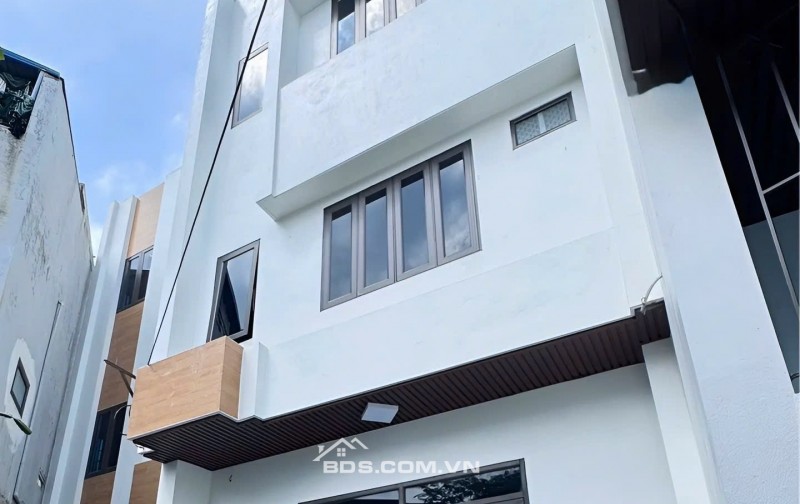 BÁN NHÀ ĐẸP 1.98 TỶ 3 TẦNG 52M2 ( TÂY NAM ) NGÕ KHU ĐÔNG MẠC